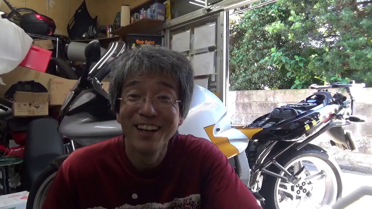 バイク屋の日常　BMW R1100S カバーの取り付け　工具