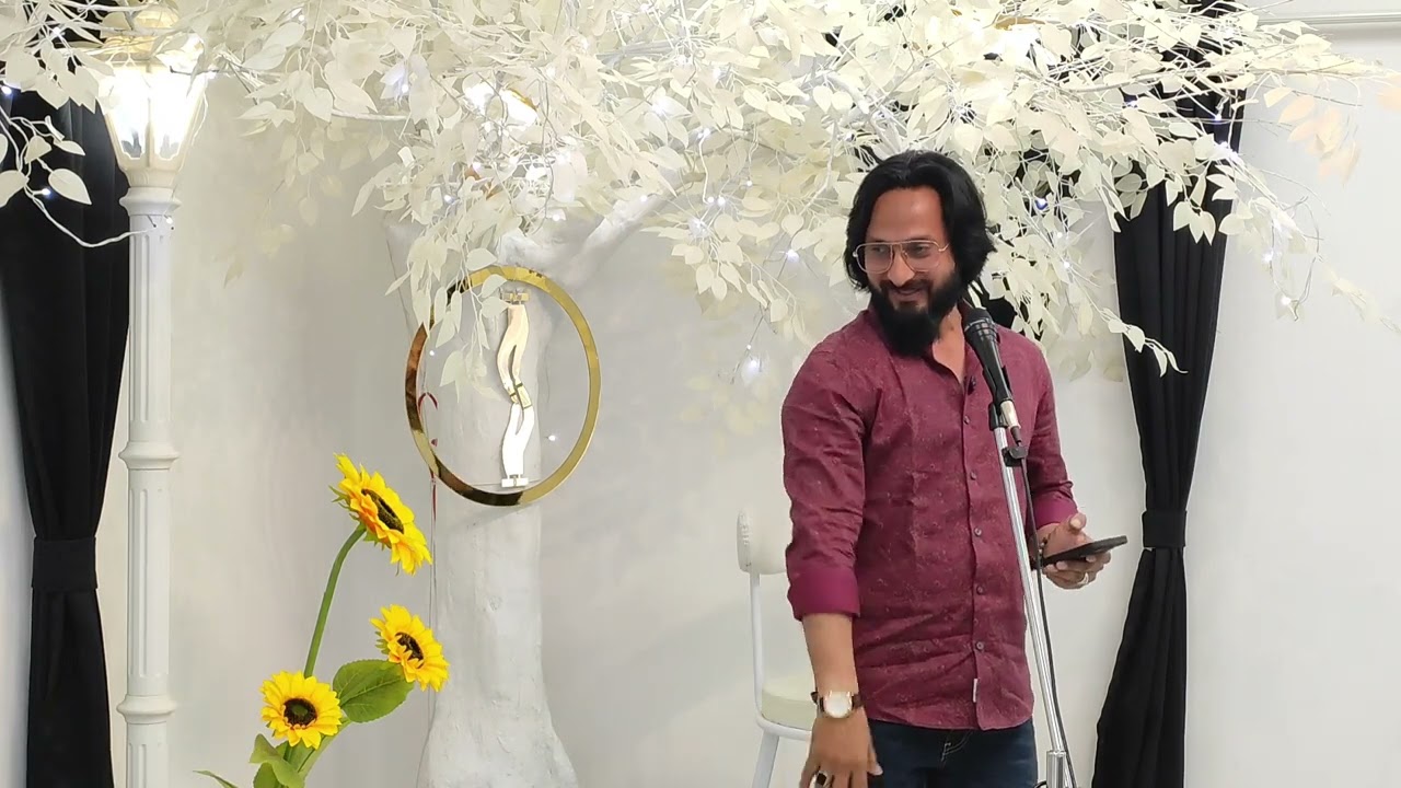 Sab Kahate Hain Ki Main Bhul Gaya | Poetry by Zeeshan | Ishwar Mic & Muse Open Mic @ Ishwar Studios