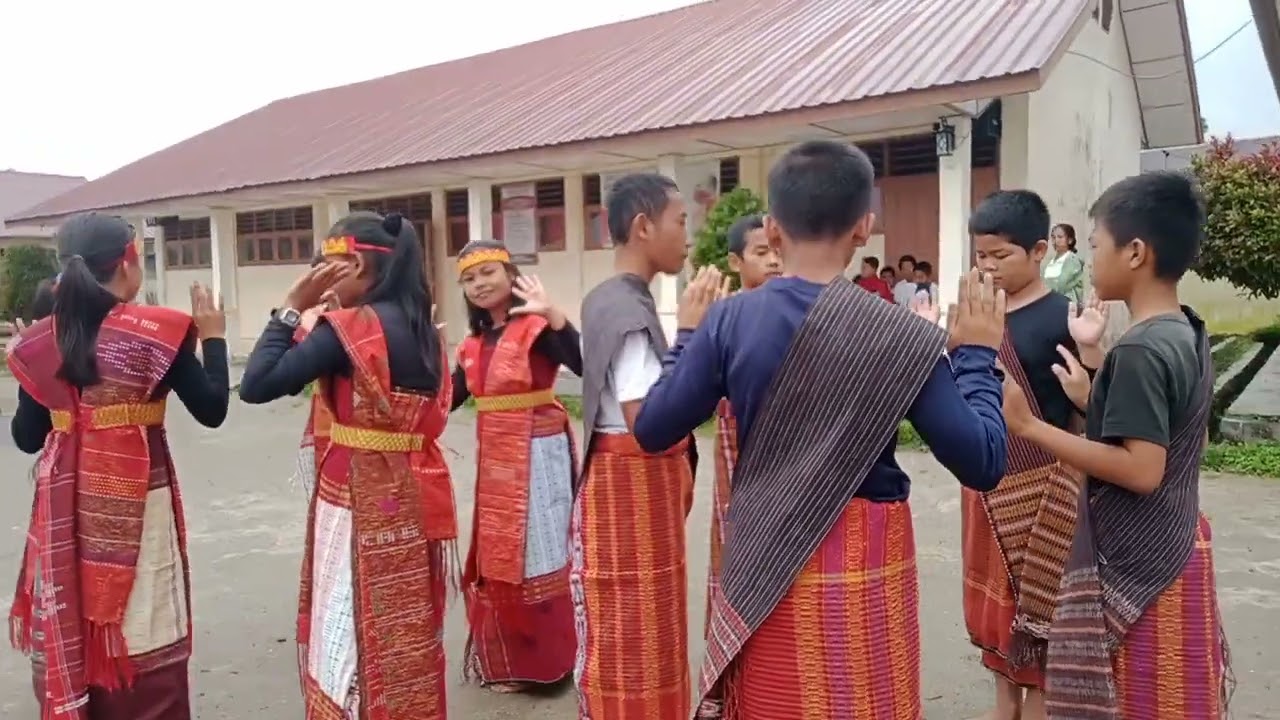 Tortor Aek Sibulbulon oleh Siswa SMPN 4 Sipoholon, Desa Lobusingkam 💪