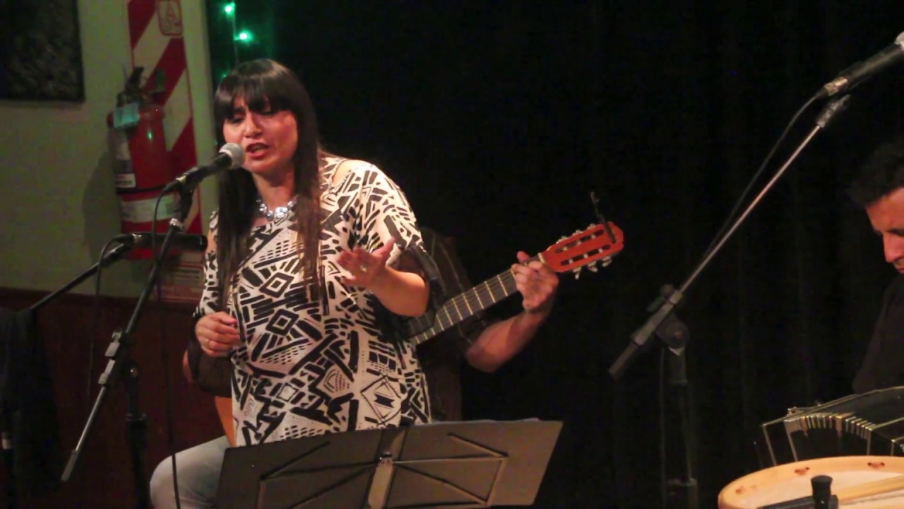 CARINA CHAVEZ  Atizando mis Amores / La Algarrobera