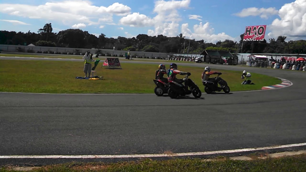 Artistica 48 cc carrera en la pista mm racing speed way mora racing  1/2 (s.f.m.) 3/9/2017