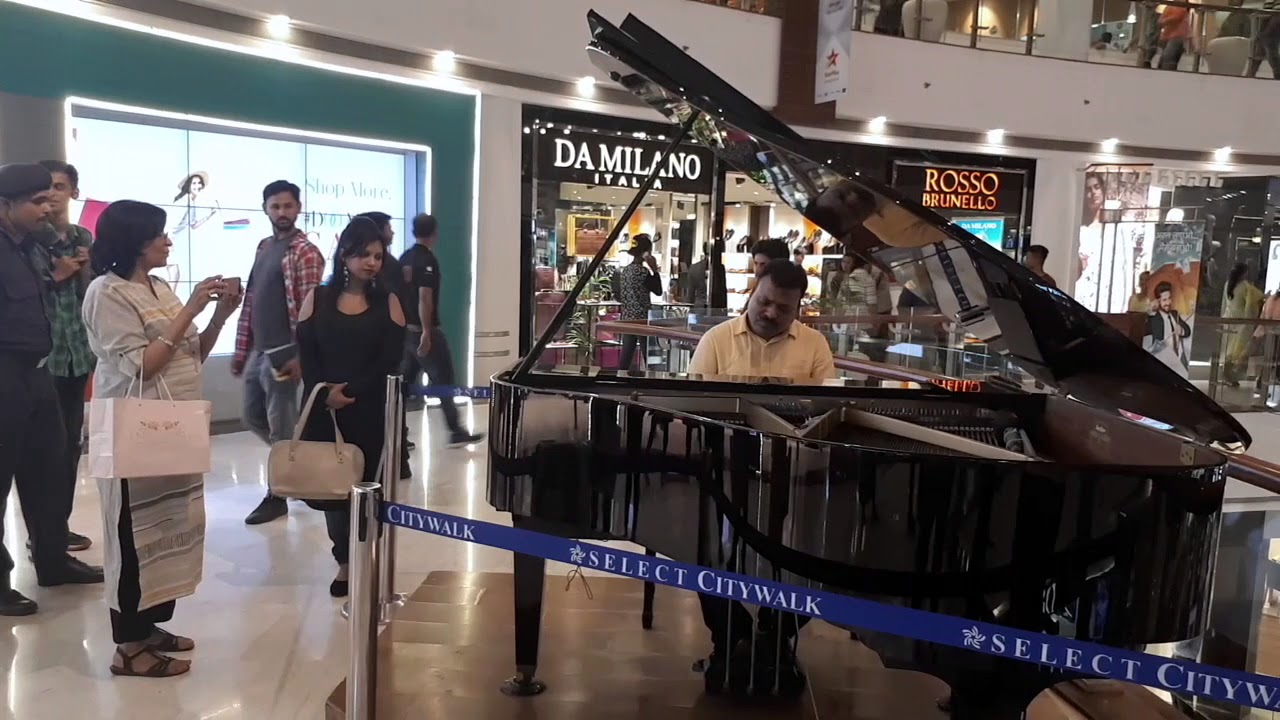 | Kya Jaanu Sajan | Baharon Ke Sapne | Piano Performance by Naval at Select City Walk |