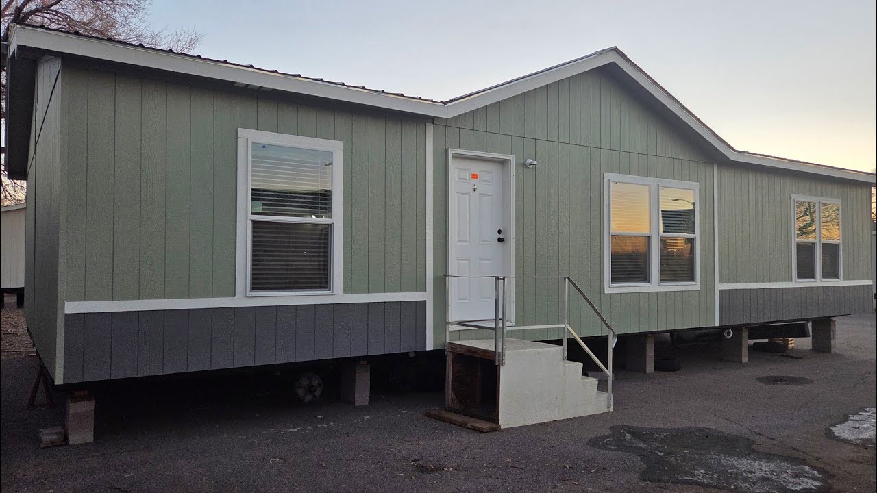 1,344 sqft Emerald EM28483A 3-bed 2-bath Manufactured Home 28x48 by Solitaire Homes