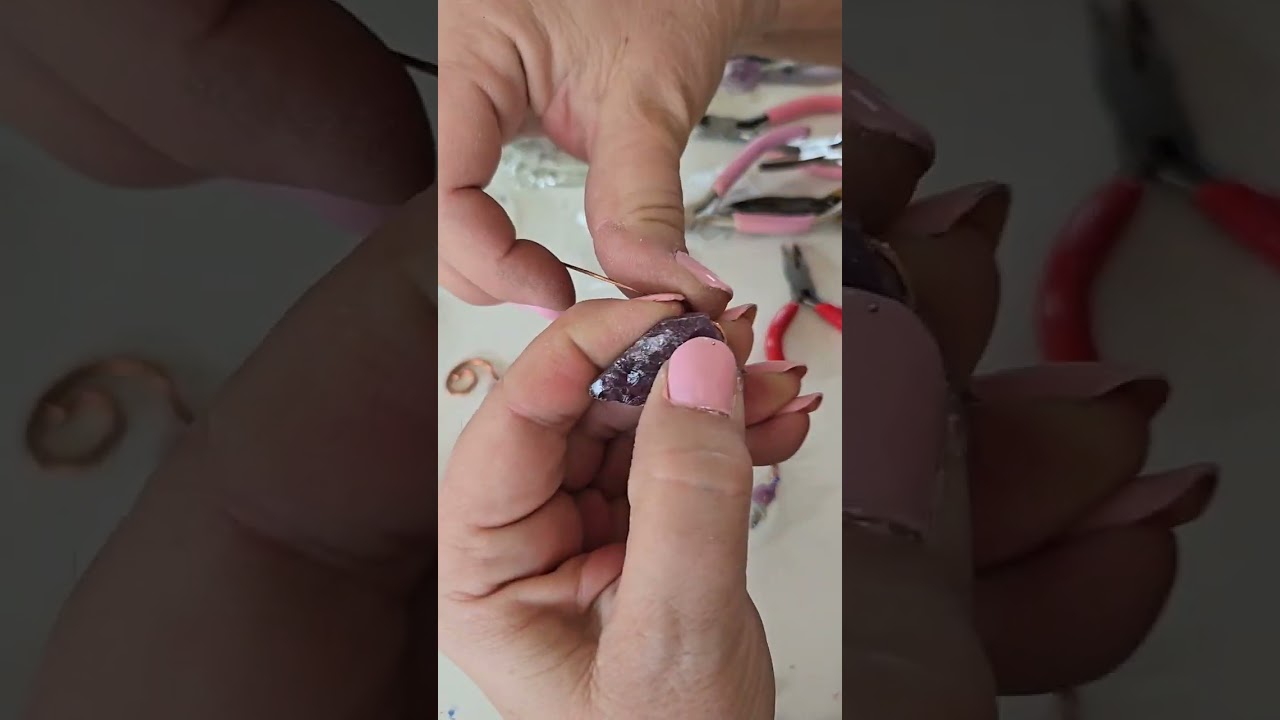 Creating a wire wrapped suncatcher