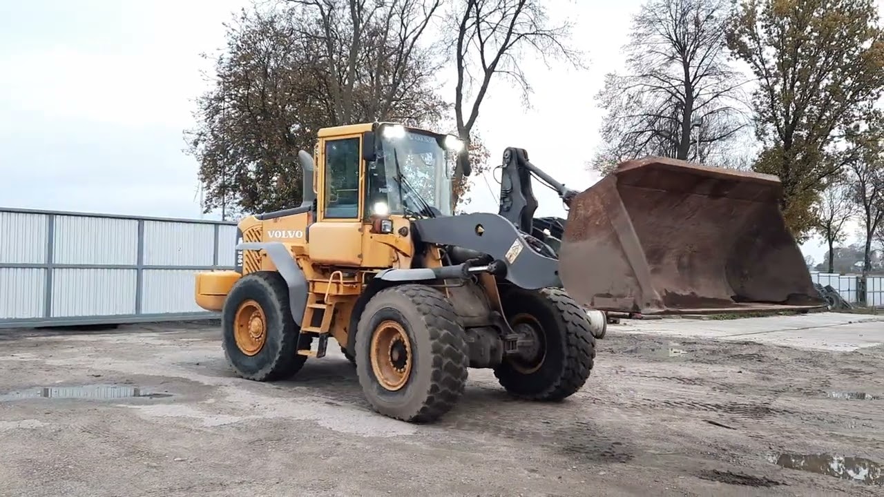 Ładowarka kołowa przegubowa VOLVO L90E, 4x4 (17 ton) na aukcji Flotilo.pl
