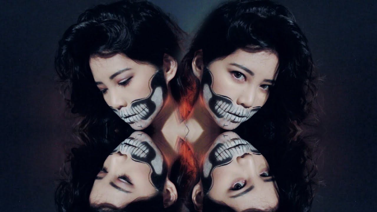 HALF SKELETON MAKEUP TUTORIAL II HALLOWEEN