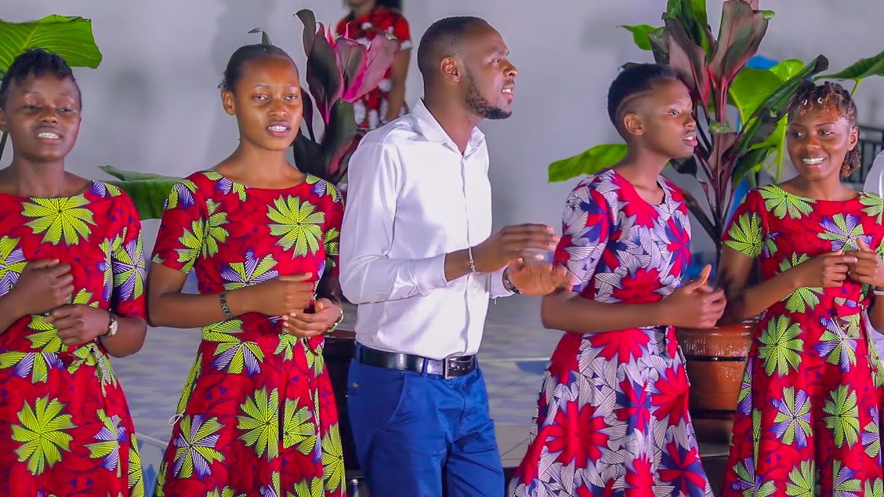 Nijulishe by The Royale Chorale,Live During Balozi Ministers launch at prisons sda church.Eldoret