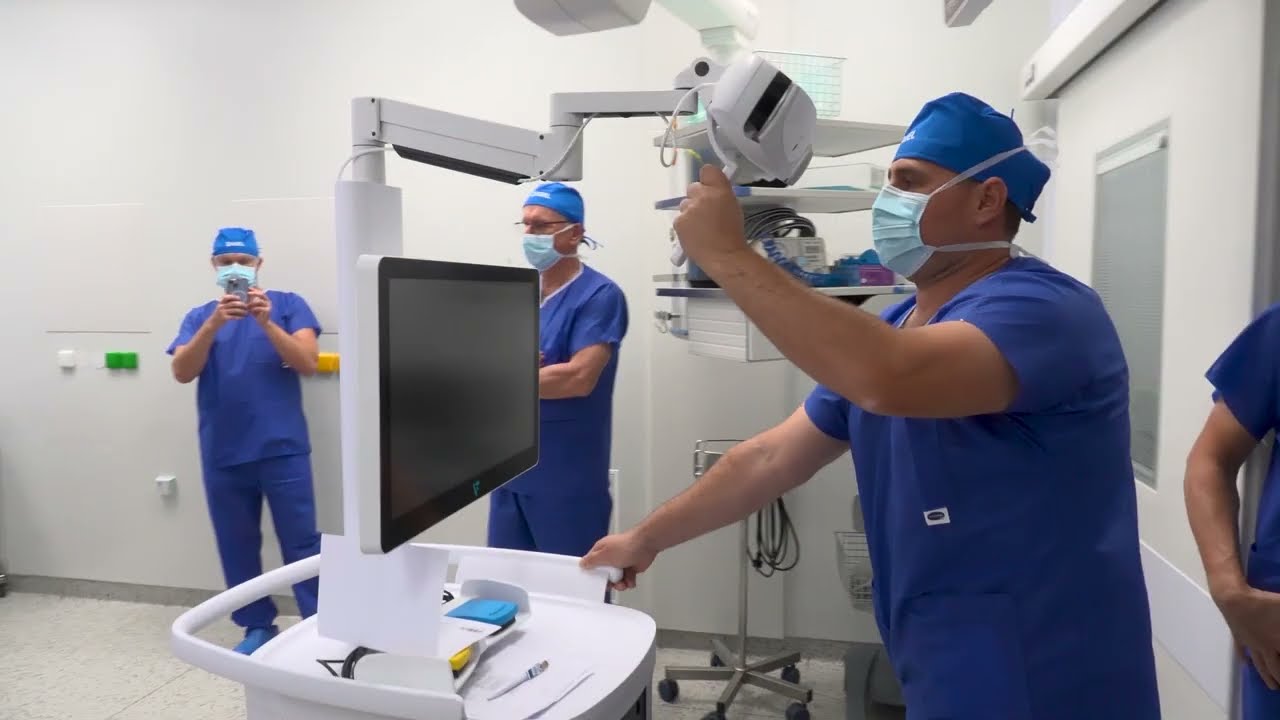 Roboti mění ortopedii: Nemocnice AGEL Prostějov získala jako první v Česku unikátní systém VELYS