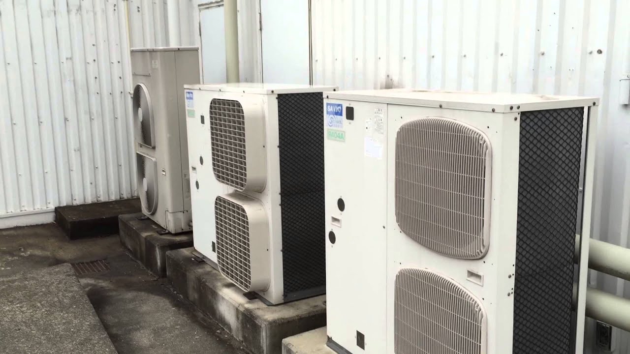 某 お酒屋 冷蔵冷凍室外機　outdoor scroll condensing unit