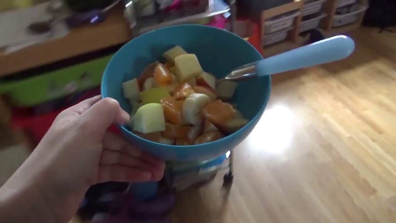 A Teeny-Tiny Vloglette with Imo and Izzy.