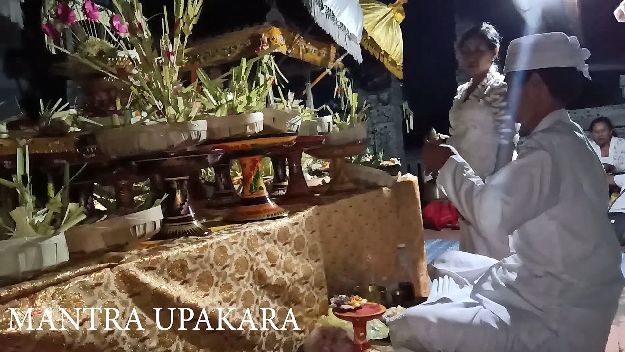 Nganteb Banten Odalan Ayaban Tumpeng 11 + Caru Ayam Brumbun dan Ayam Selem (Part 2)