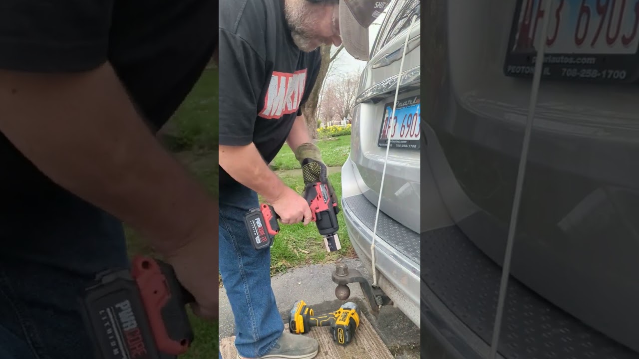 DEWALT XR DCF 961 5 AMP POWER STACK vs SKIL PWRCORE 20 IW5761B-00 MID TQ 5 AMP Power CORE BATTERY