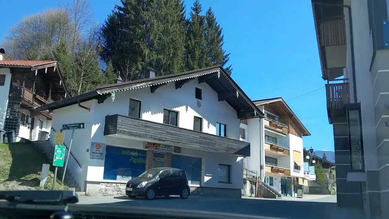 Autofahrt, K&ouml;ssen, Ortsdurchfahrt, Kaiserwinkel, Tirol, Austria