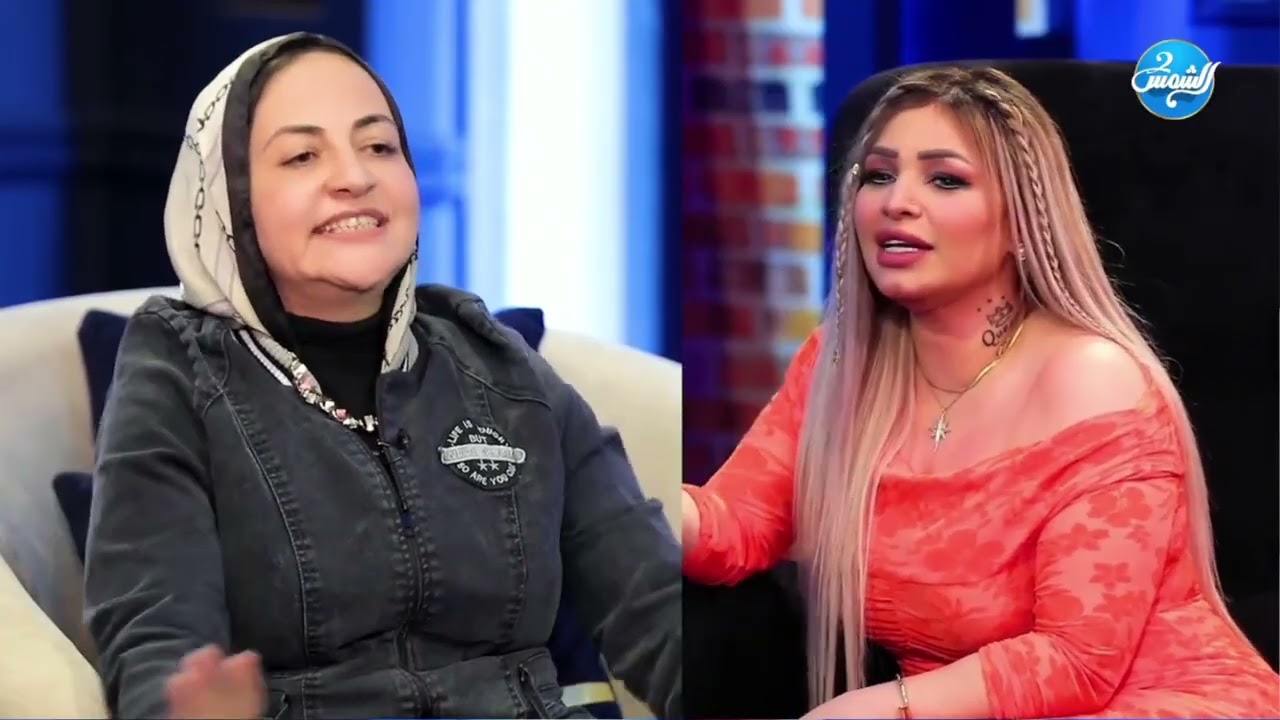 المذيعة بتستفز الضيفة قدام زوجها .. والضيفة: مابيخرجنيش والله وقاعدة في البيت علطول💥