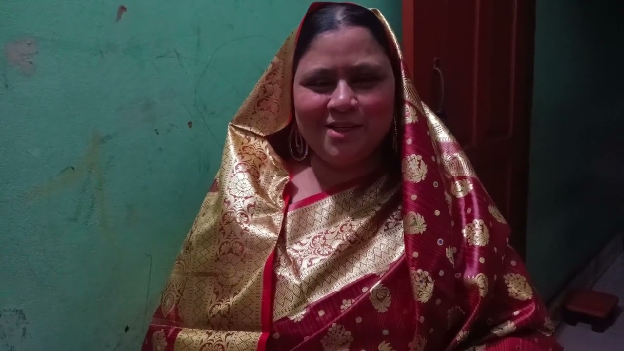 আজকে শাড়ি পরে আপনাদের মাঝে আসলাম কিছু গল্প করার জন্য।