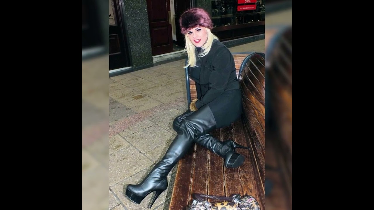 Women's in leather long boots outfit// Stylish leather long boots// faux latex and leather Boots 