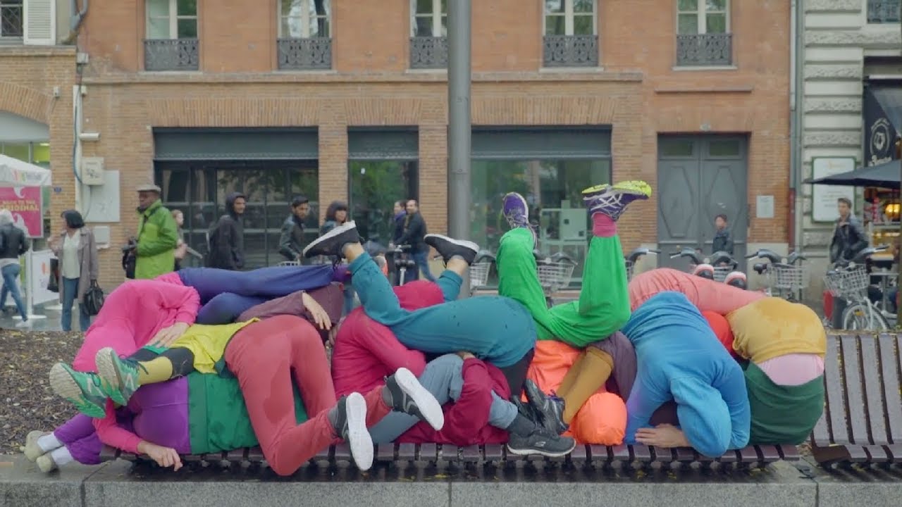 Willi Dorner — Bodies in urban spaces