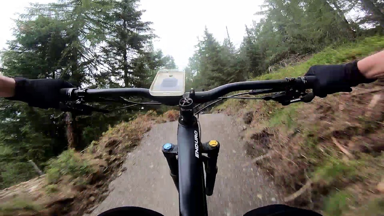 Mountainbiken ein Teilstück des Flow-Country Trail's in Bad Kleinkirchheim.