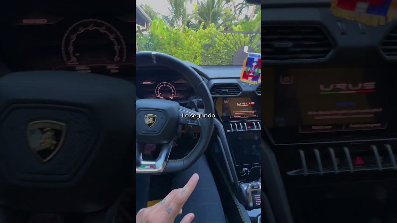 Estas son las razones por las que hay que comprarse un Lamborghini Urus 😎😅