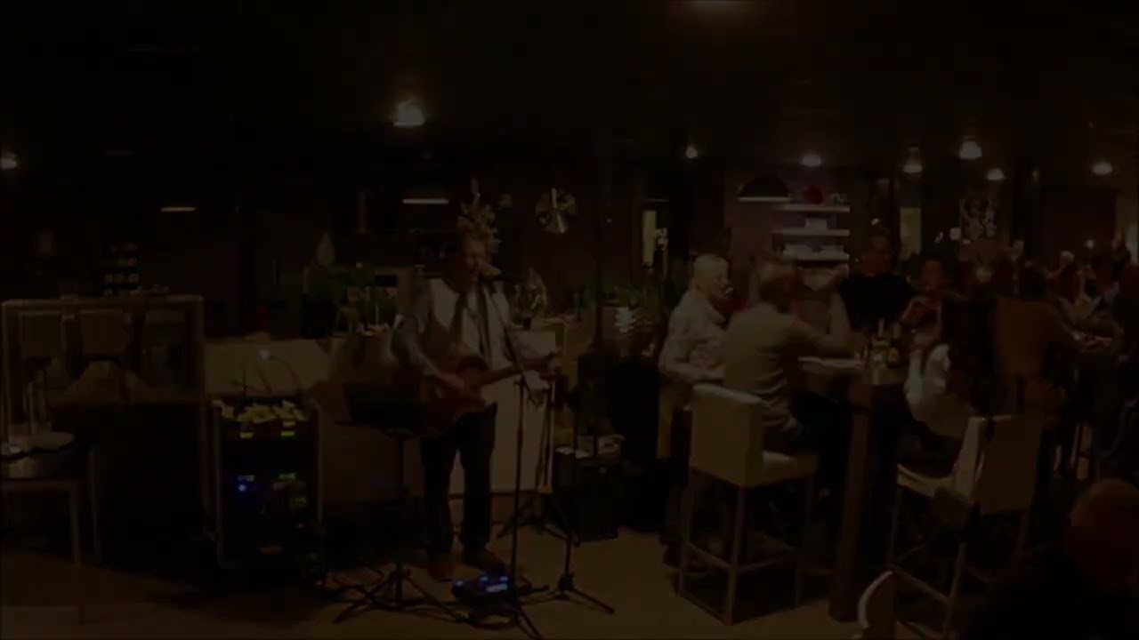 Troubadour en Allround Zanger • Live bij een verjaardagsfeest • Te boeken bij artiestvooru.nl