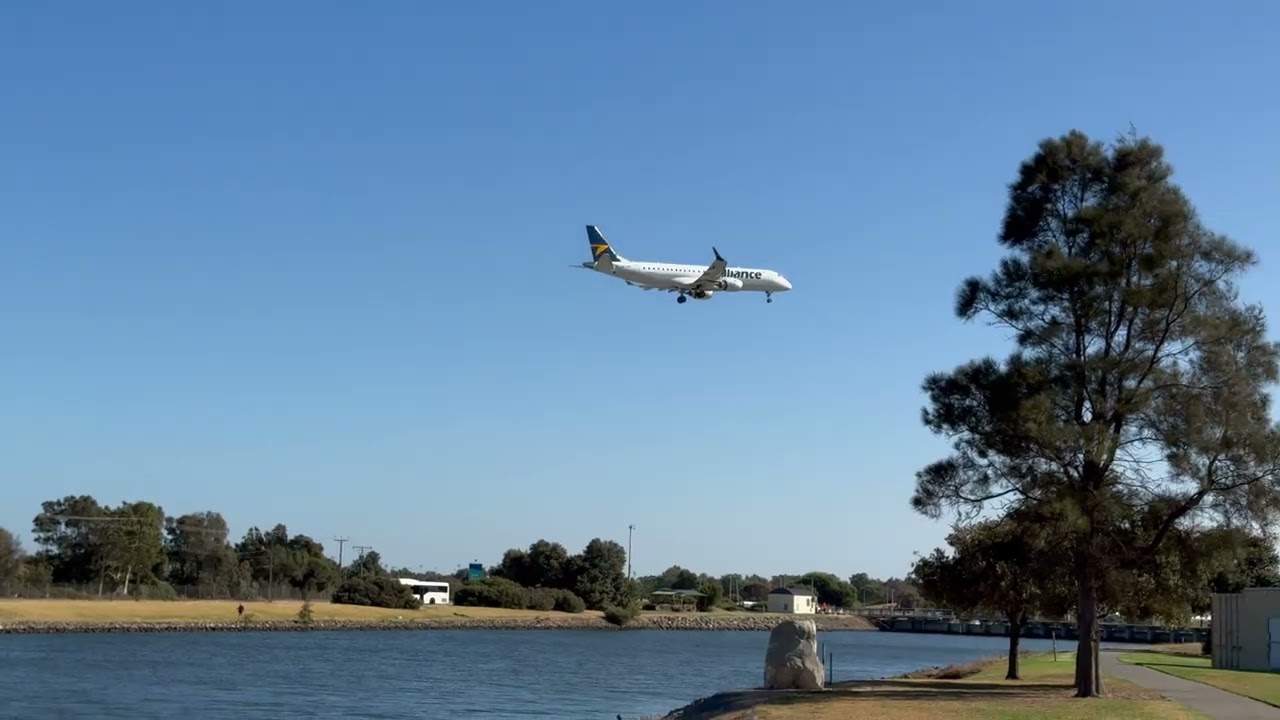 Patawolonga 25 February 2026   Cathay Pacific A350 941 B LRJ & United 787 9 N26952
