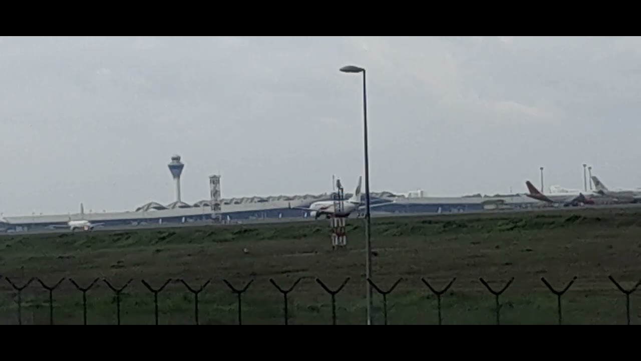 Malaysia airlines b737 8 takeoff at KUALA LUMPUR INTERNATIONAL AIRPORT Spotting park 