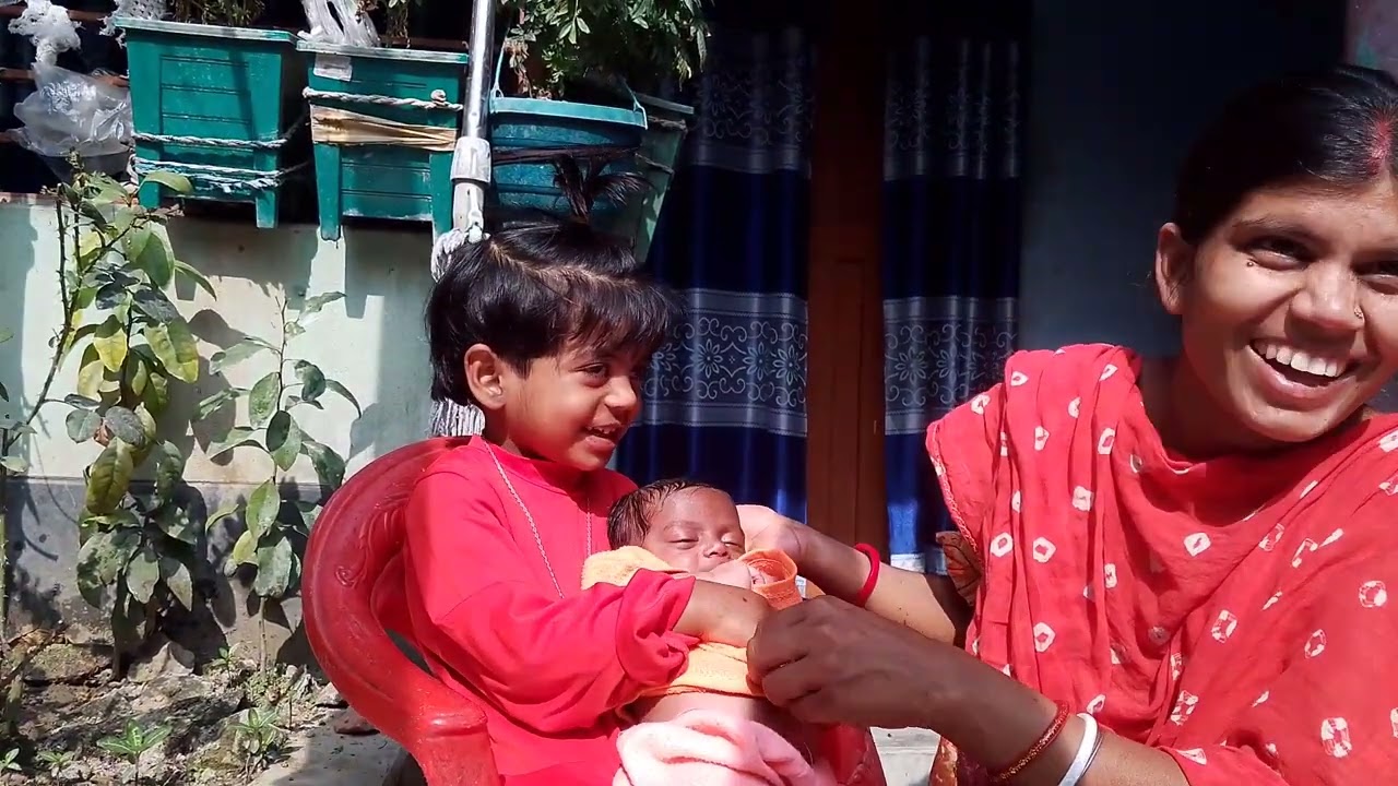 দুই বোনের ভালোবাসা: প্রিয়সি ও প্রিয়ংশি।​প্রিয়সি❤️​#PriyoshiAndPriyongshi #SistersLove #FamilyMoments