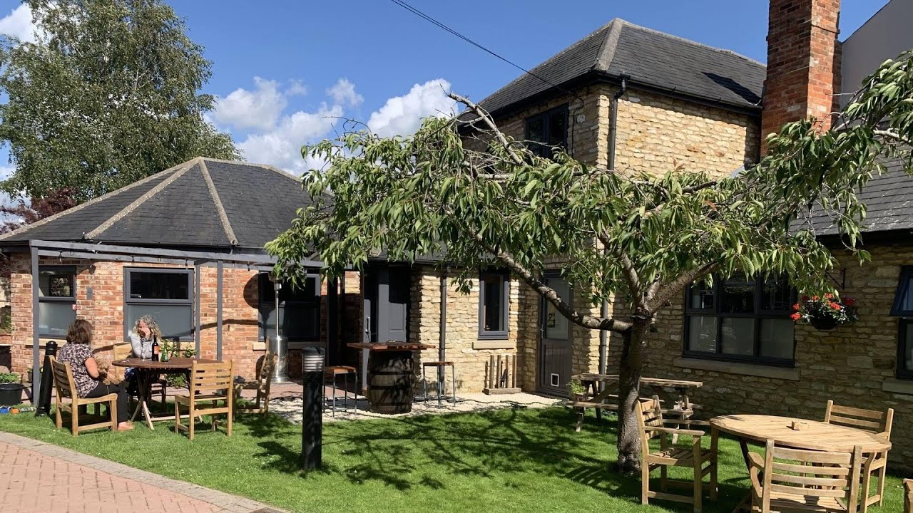 The Roade House Rooms, Northampton, United Kingdom | Travel With Kiara