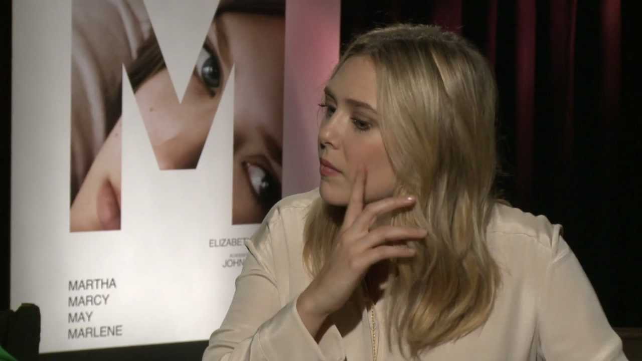 MMMM Elizabeth Olsen and Sarah Paulson.MOV