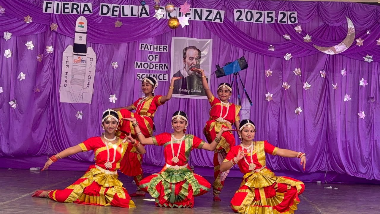 Classical dance on Science Exhibition in school@prakashvidyalayabacheli9062 