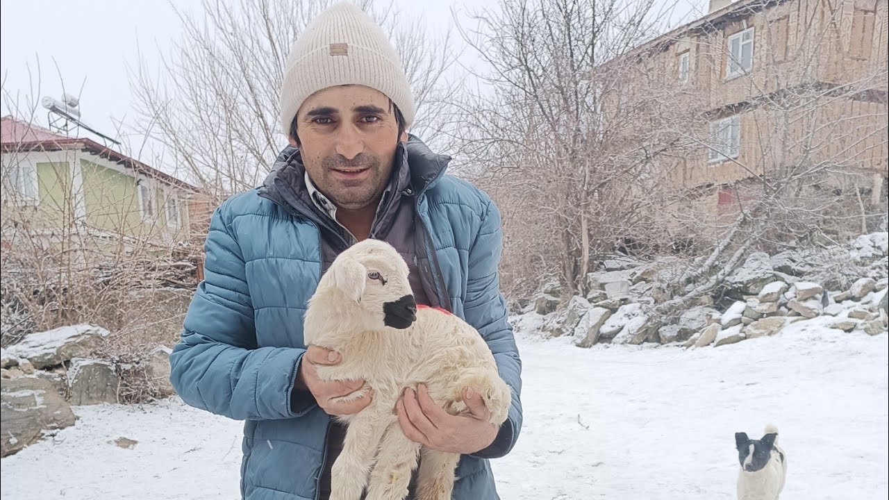 KARLI BİR KÖY SABAHINDAN   HERKESE  HAYIRLI KANDİLLER 