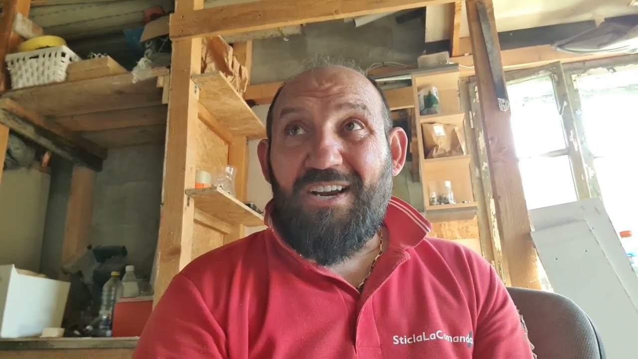 Hai bună, dimineața, raftu suspendat, cu greu,singur, l-am ,montat.