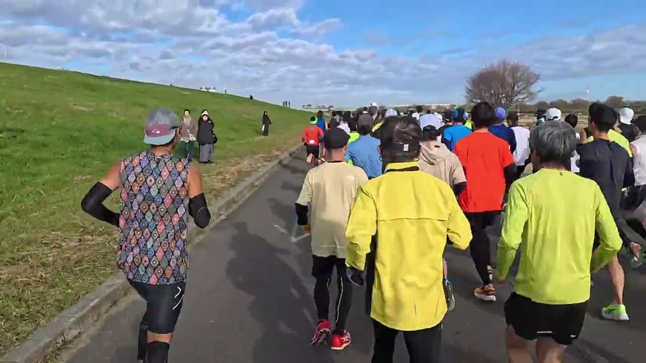 6年間の走行距離と大会結果を下記説明欄に記載しました。東京柴又走り納めマラソン 怪我明けで今シーズン初のフルマラソンで完走目指します。ゴール直前撮影失敗 平均心拍118bpm 2025.12.29