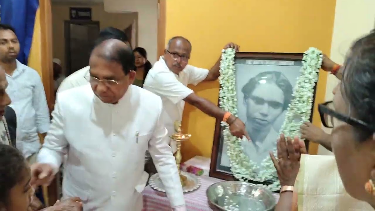 Balidan divas programe inaugureted by minister subhash shirodkar. At assnora.