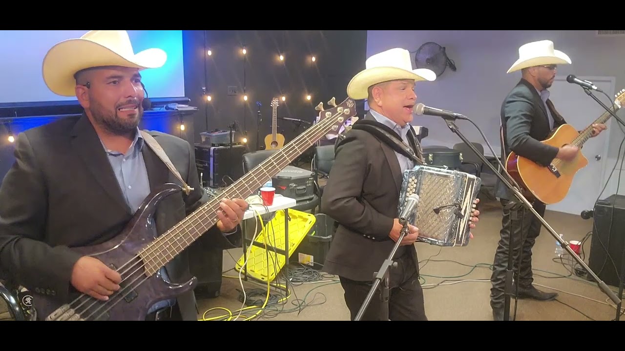 Sendero Sierreño - El Corrido De Lazaro (En Vivo)