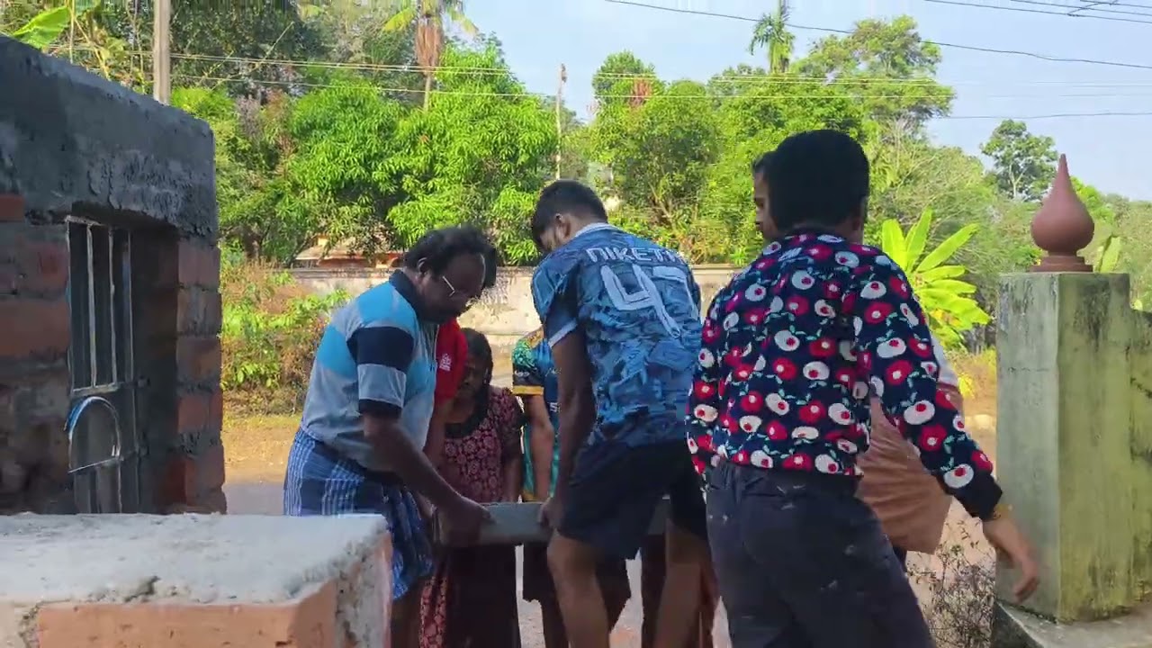 കാണിക്ക വഞ്ചിയുടെ മേൽക്കൂര