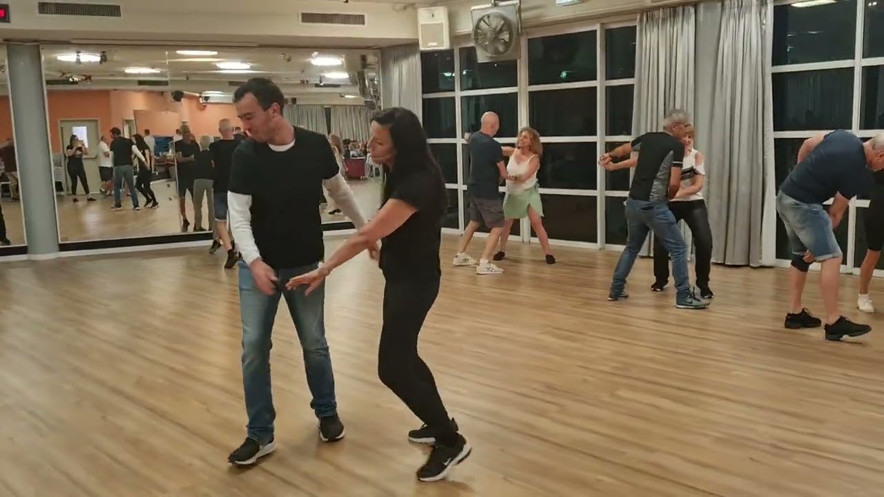 יום חולין - יוצר: אבי פרץ מדגימה-מירי אקוני ריקודי זוגות