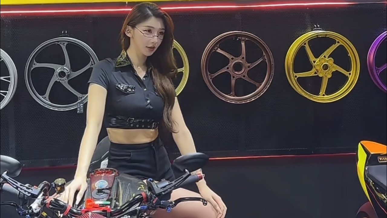 20259019重庆摩博会 网红美女车模随拍@一悠悠#网红拍摄 #美女车模