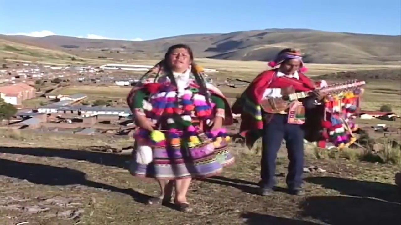 JOSE CORRALES Y CAMPESINITA DE ACOMAYO / SONCCOCHA CORAZÓN