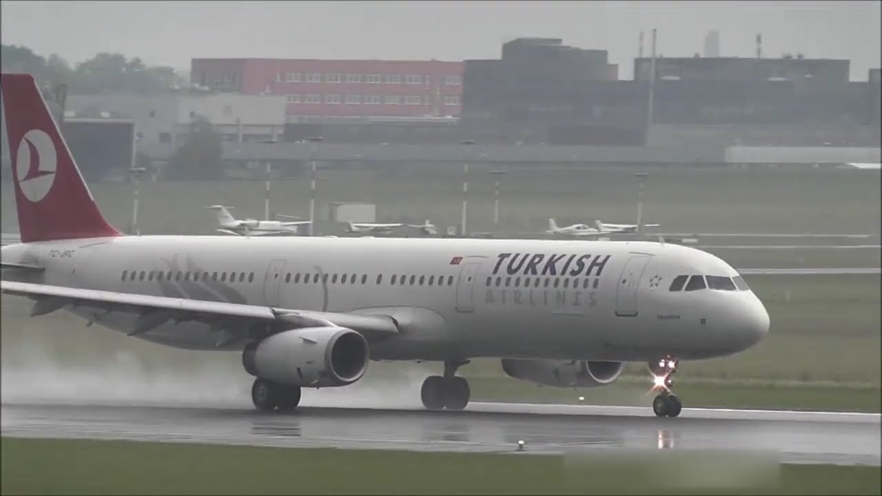 Hamburg Airport Bad Weather Thunderstorm Action 06.06.2011 HD