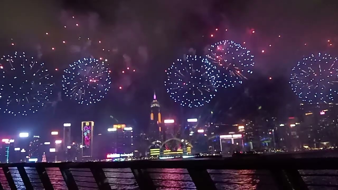 CHINESE NEW YEAR FIREWORKS DISPLAY AT HK 