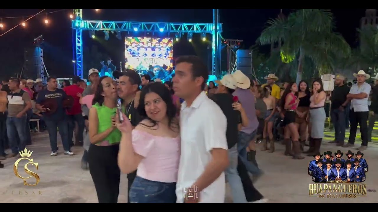 LOS HUAPANGUEROS CON UN BOTE DE CERCEZA 