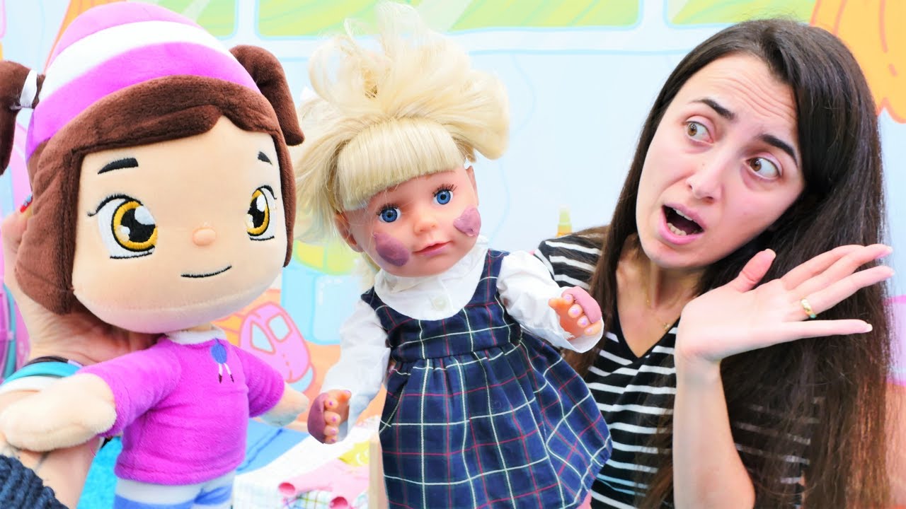 Çocuk oyunu. Mira Niloya ile okul da tartışıyor! Bebek bakma videosu
