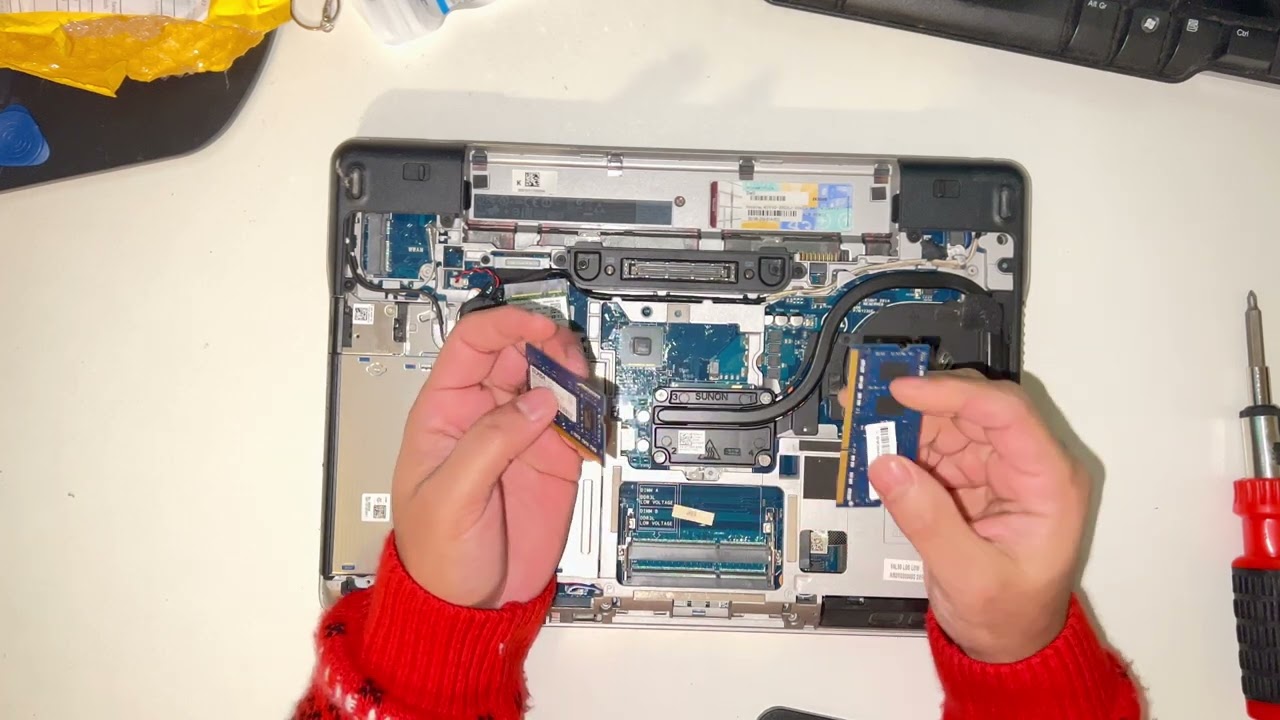 Замена жёсткого диска на SSD в Dell Latitude E6440 | Обновление оперативной памяти в Dell Latitud...