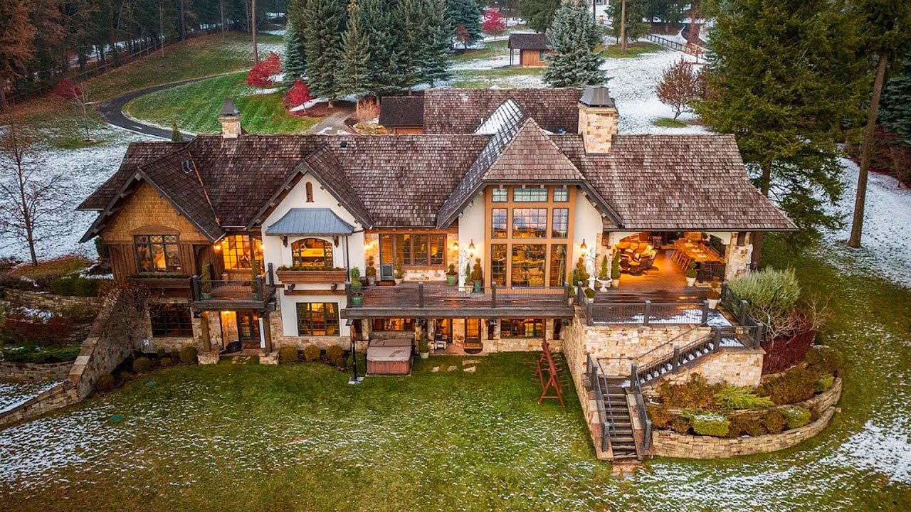 Expensive luxury house on Lake Hayden in Idaho for $8,900,000.