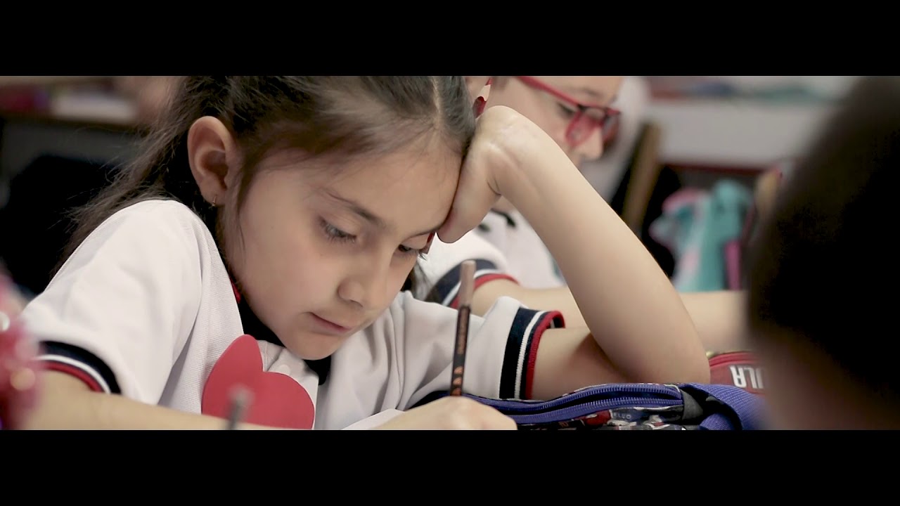 Himno Domingo Savio Bilingual School