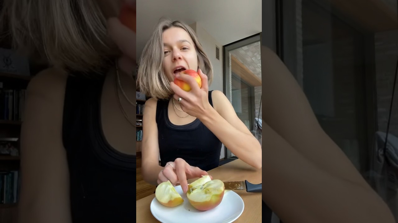 Cara makan buah apel di indonesia dan amerika 