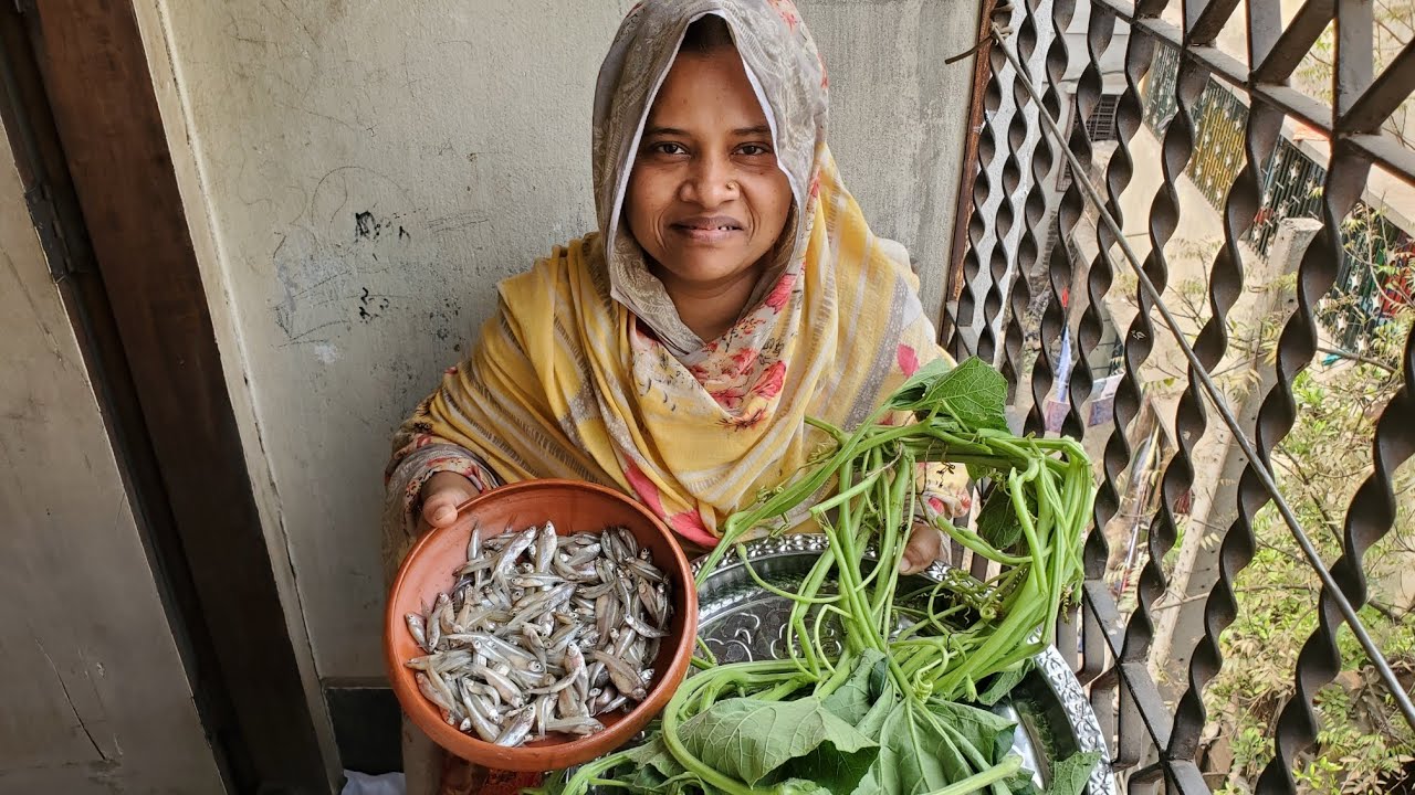 নদীর ফলি মাছ আম দিয়ে ভুনা সাথে লাউ শাক চিংড়ি মাছ দিয়ে ঝোল || lau shak chingri mach diye jhol