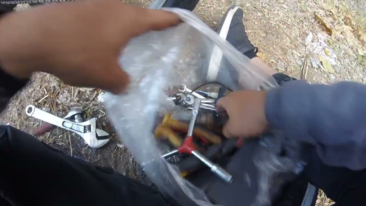 EL ALIEN al rescate por una bicimoto 