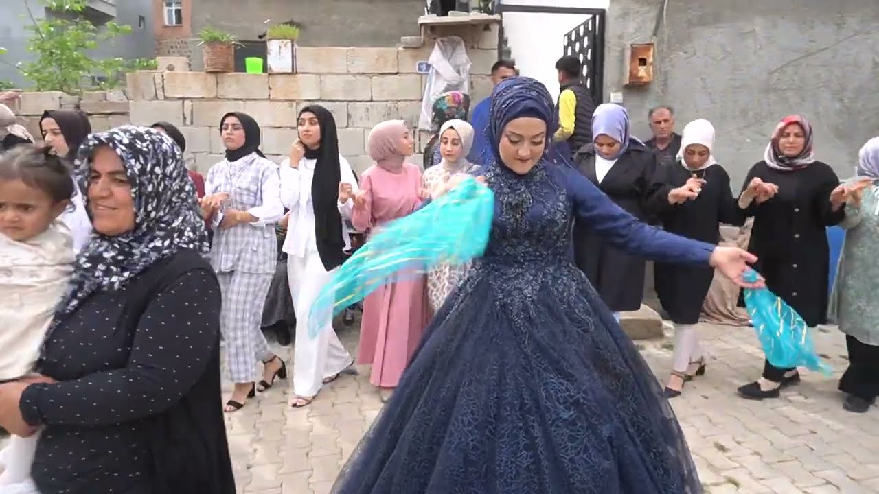 Elif & Erkan     Nişan töreni    Elif mahallesi